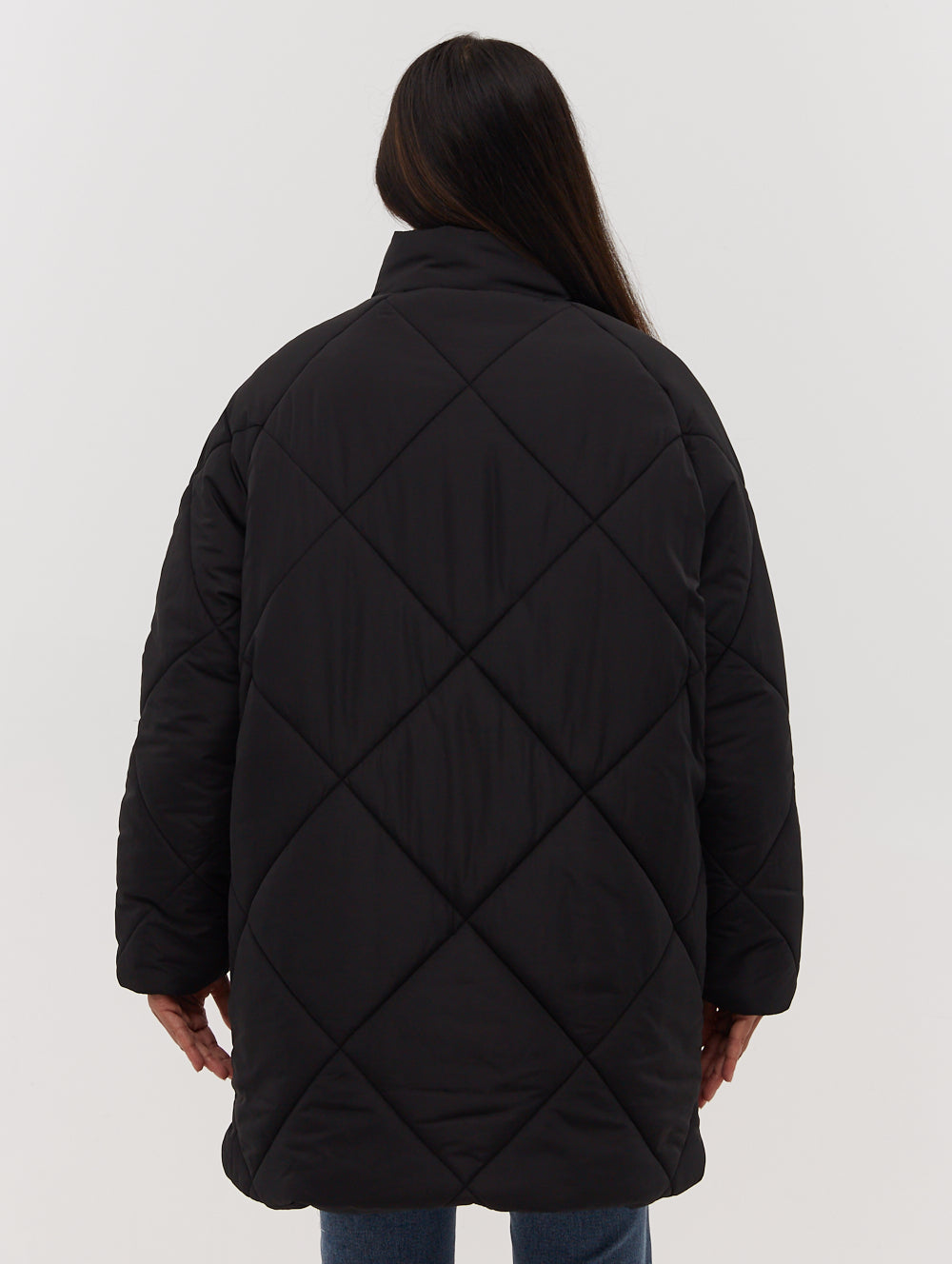 Yarah Oversize Diamond Puffer Coat - Black
