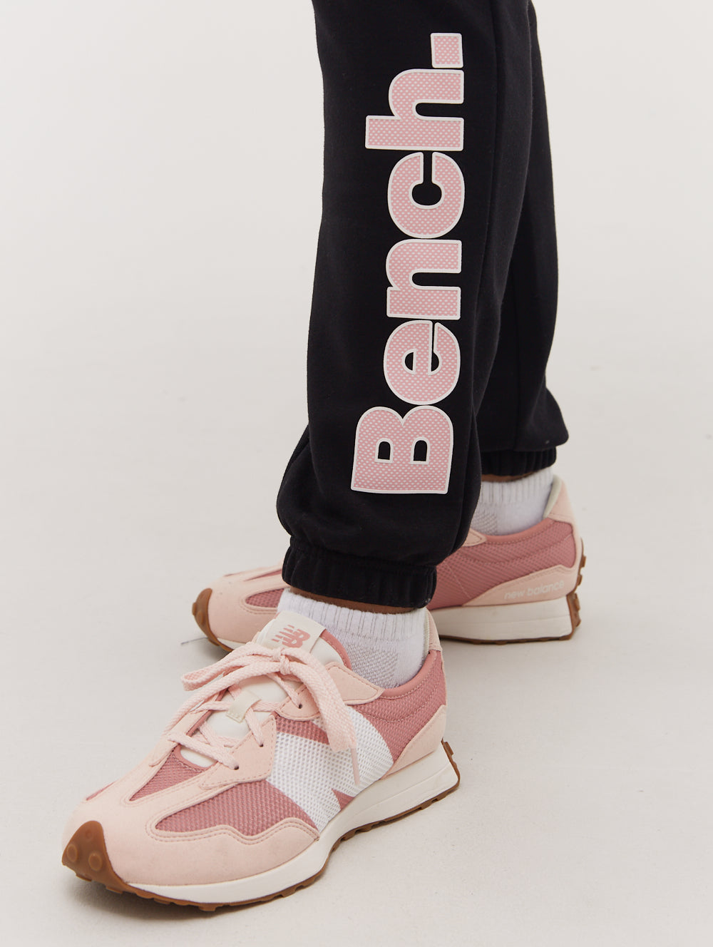 Frynn Outline Logo Joggers - Black