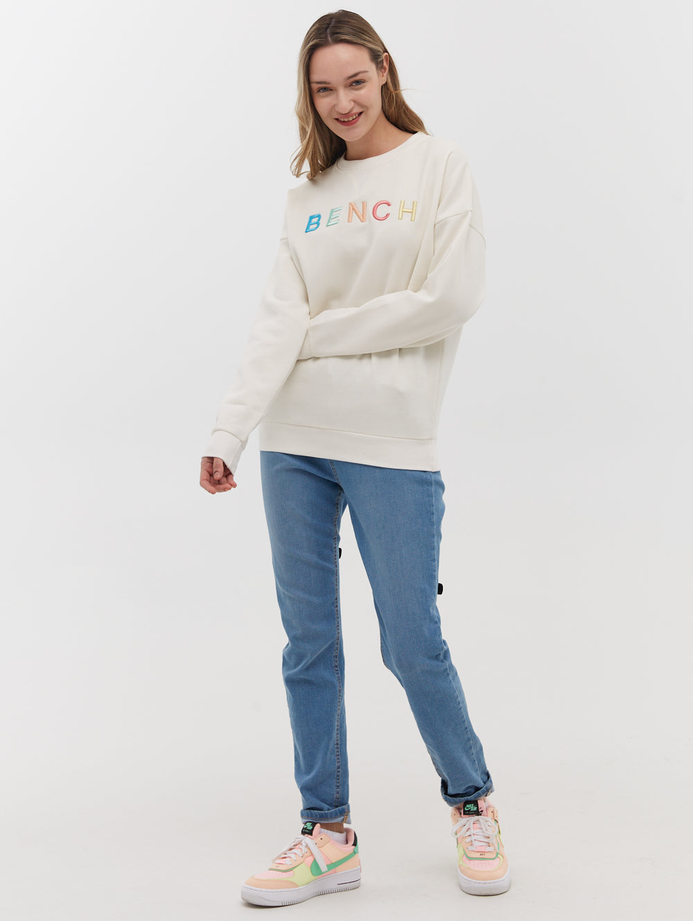 Daijah Chest Logo Crewneck - BN4E128361